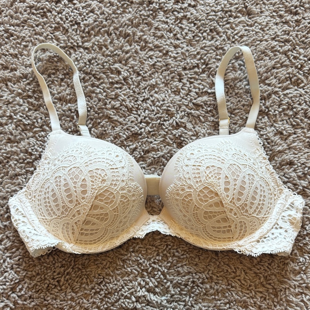 Victoria’s Secret Lace Push Up Bra